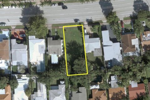 Terreno en venta en Miami Beach, Florida № 1964737 - foto 1