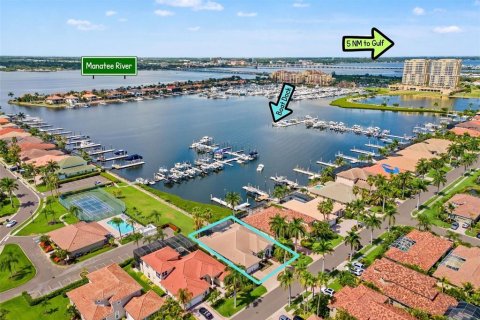 Villa ou maison à Palmetto, Floride 4 chambres, 302.12 m2 № 2195668