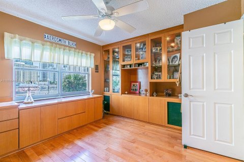 Купить кондоминиум в Халландейл-Бич, Флорида 3 спальни, 128.11м2, № 2012878 - фото 26