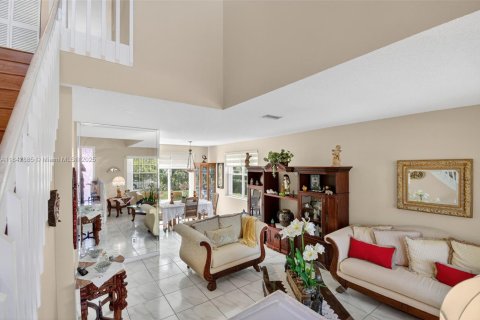 House in Pembroke Pines, Florida 3 bedrooms, 157.19 sq.m. № 1836250 - photo 19
