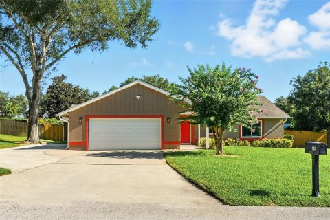 House in Montverde, Florida 4 bedrooms, 256.04 sq.m. № 1894166 - photo 1