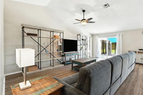 House in Montverde, Florida 4 bedrooms, 256.04 sq.m. № 1894166 - photo 12