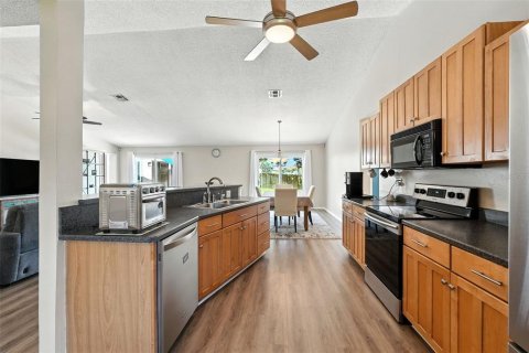 House in Montverde, Florida 4 bedrooms, 256.04 sq.m. № 1894166 - photo 20