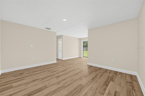 Villa ou maison à vendre à Orlando, Floride: 3 chambres, 97.55 m2 № 2351707 - photo 5