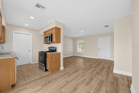 Villa ou maison à vendre à Orlando, Floride: 3 chambres, 97.55 m2 № 2351707 - photo 10