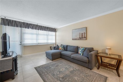 Copropriété à louer à Hollywood, Floride: 2 chambres, 111.2 m2 № 1465672 - photo 4