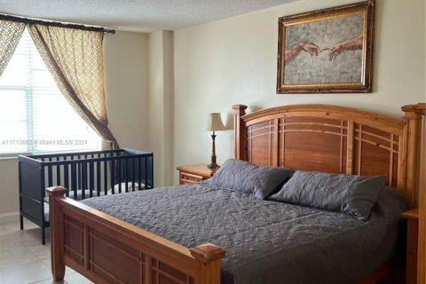 Copropriété à louer à Hollywood, Floride: 2 chambres, 111.2 m2 № 1465672 - photo 12