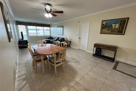 Copropriété à louer à Hollywood, Floride: 2 chambres, 111.2 m2 № 1465672 - photo 7