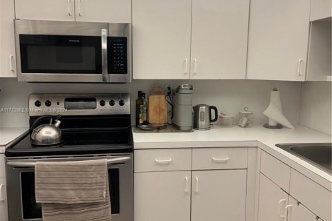 Copropriété à louer à Hollywood, Floride: 2 chambres, 111.2 m2 № 1465672 - photo 10