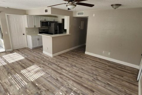 Condominio en venta en Orlando, Florida, 2 dormitorios, 77.02 m2 № 1562031 - foto 2