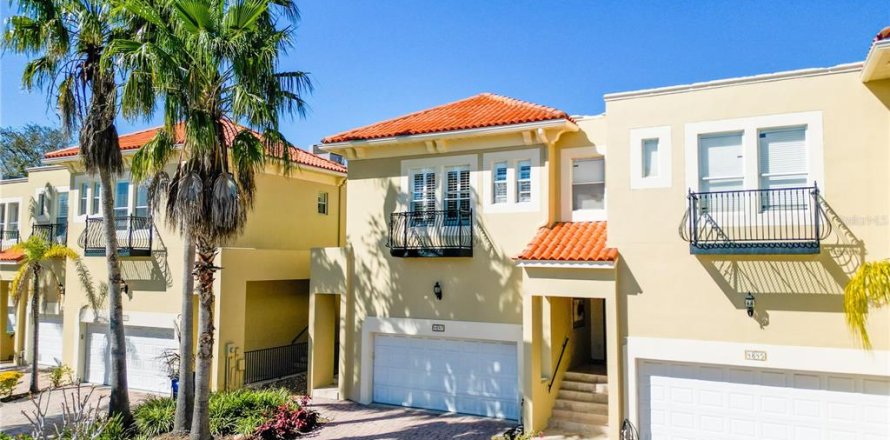 Adosado en Tampa, Florida 3 dormitorios, 218.69 m2 № 1837426