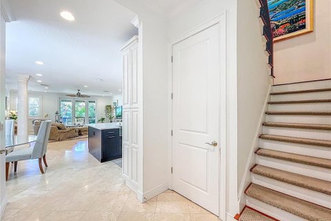 Adosado en venta en Tampa, Florida, 3 dormitorios, 218.69 m2 № 1837426 - foto 8