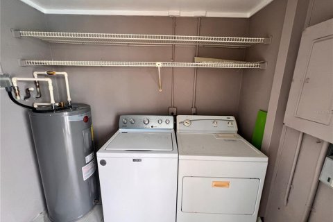 Снять в аренду таунхаус в Пунта-Горда, Флорида 5 комнат, 105.63м2, № 1898753 - фото 24