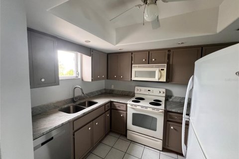 Снять в аренду таунхаус в Пунта-Горда, Флорида 5 комнат, 105.63м2, № 1898753 - фото 22