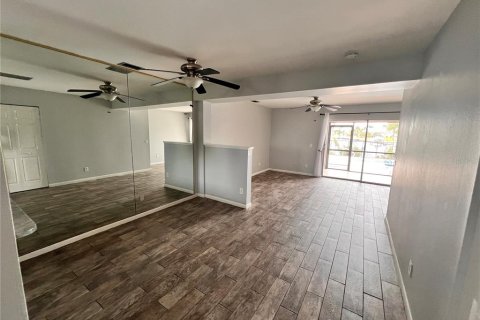 Снять в аренду таунхаус в Пунта-Горда, Флорида 5 комнат, 105.63м2, № 1898753 - фото 18