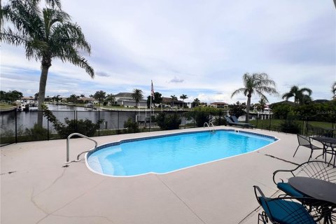 Снять в аренду таунхаус в Пунта-Горда, Флорида 5 комнат, 105.63м2, № 1898753 - фото 6