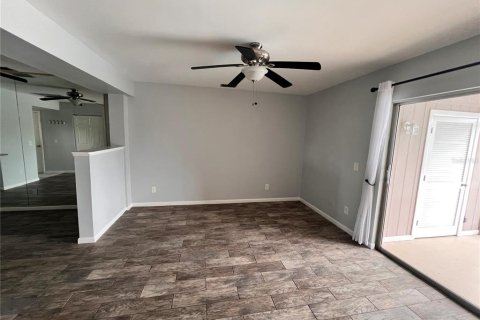 Снять в аренду таунхаус в Пунта-Горда, Флорида 5 комнат, 105.63м2, № 1898753 - фото 17