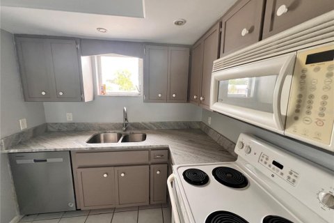 Снять в аренду таунхаус в Пунта-Горда, Флорида 5 комнат, 105.63м2, № 1898753 - фото 20