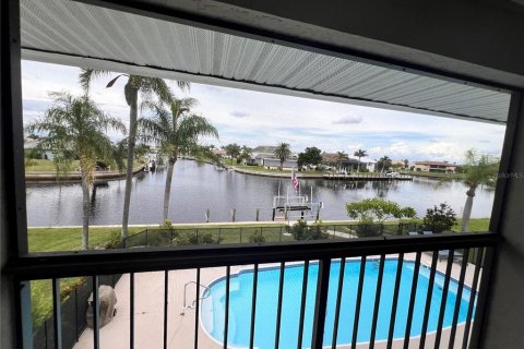 Снять в аренду таунхаус в Пунта-Горда, Флорида 5 комнат, 105.63м2, № 1898753 - фото 9