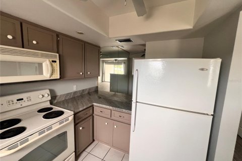 Снять в аренду таунхаус в Пунта-Горда, Флорида 5 комнат, 105.63м2, № 1898753 - фото 21