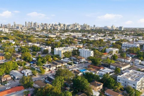 House in Miami, Florida 2 bedrooms, 93.65 sq.m. № 1986909 - photo 7