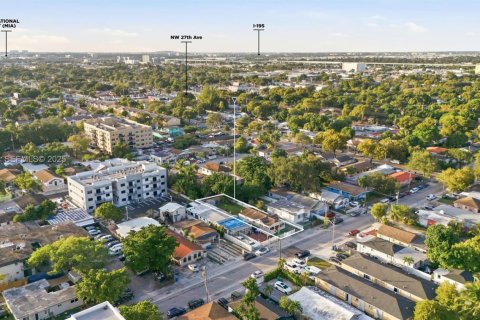 House in Miami, Florida 2 bedrooms, 93.65 sq.m. № 1986909 - photo 12