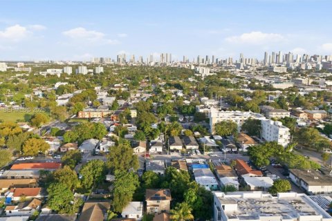 House in Miami, Florida 2 bedrooms, 93.65 sq.m. № 1986909 - photo 5