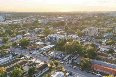 House in Miami, Florida 2 bedrooms, 93.65 sq.m. № 1986909 - photo 9