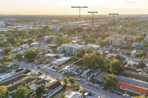 House in Miami, Florida 2 bedrooms, 93.65 sq.m. № 1986909 - photo 8