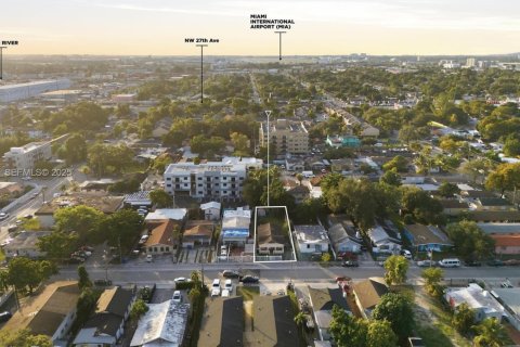 House in Miami, Florida 2 bedrooms, 93.65 sq.m. № 1986909 - photo 10