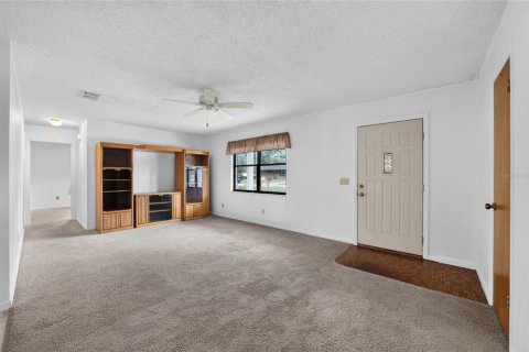 Villa ou maison à vendre à Lady Lake, Floride: 2 chambres, 100.33 m2 № 2198597 - photo 3