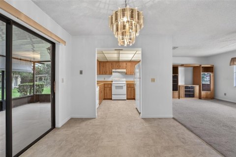 Villa ou maison à vendre à Lady Lake, Floride: 2 chambres, 100.33 m2 № 2198597 - photo 5