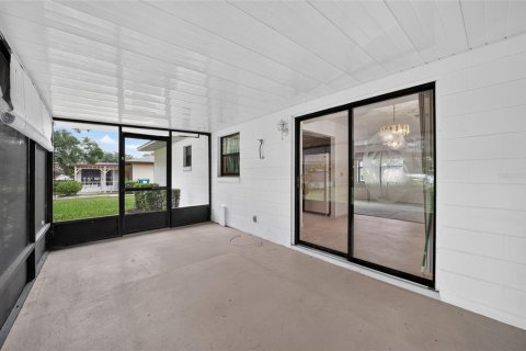 Villa ou maison à vendre à Lady Lake, Floride: 2 chambres, 100.33 m2 № 2198597 - photo 13