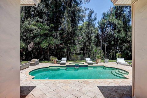 Casa en venta en Tampa, Florida, 5 dormitorios, 392.42 m2 № 2433457 - foto 9