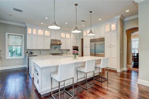 Casa en venta en Tampa, Florida, 5 dormitorios, 392.42 m2 № 2433457 - foto 8