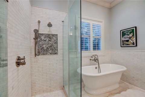 Casa en venta en Tampa, Florida, 5 dormitorios, 392.42 m2 № 2433457 - foto 18