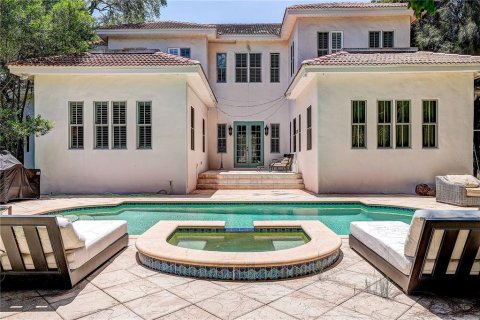 Casa en venta en Tampa, Florida, 5 dormitorios, 392.42 m2 № 2433457 - foto 2