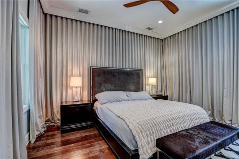 Casa en venta en Tampa, Florida, 5 dormitorios, 392.42 m2 № 2433457 - foto 26