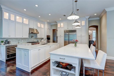 Casa en venta en Tampa, Florida, 5 dormitorios, 392.42 m2 № 2433457 - foto 6