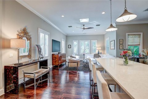 Casa en venta en Tampa, Florida, 5 dormitorios, 392.42 m2 № 2433457 - foto 29