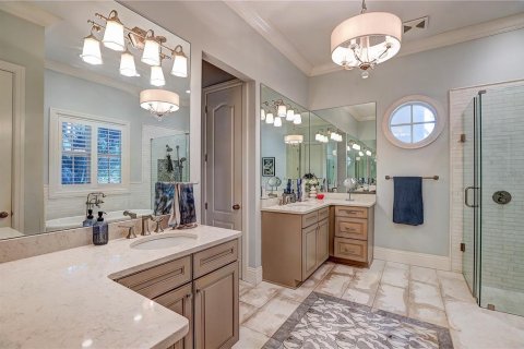 Casa en venta en Tampa, Florida, 5 dormitorios, 392.42 m2 № 2433457 - foto 20