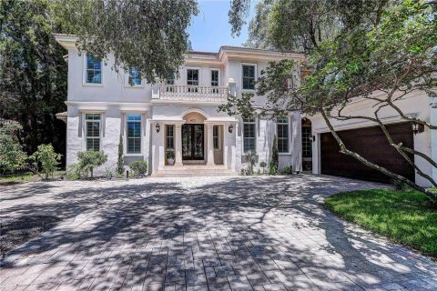 Casa en Tampa, Florida 5 dormitorios, 392.42 m2 № 2433457
