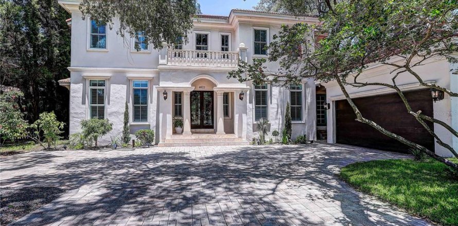 Casa en Tampa, Florida 5 dormitorios, 392.42 m2 № 2433457