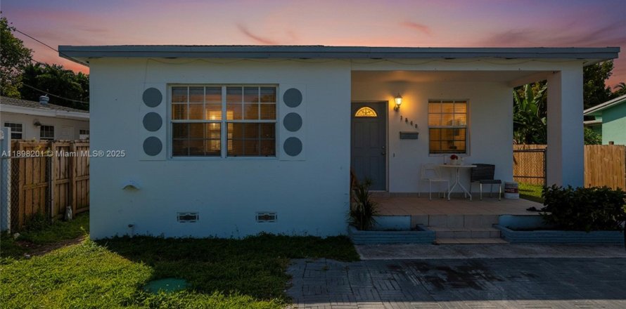 Immobilier commercial à Miami, Floride 98.2 m2 № 1950800