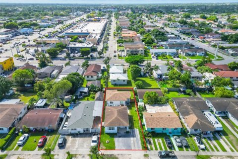 Commercial property in Miami, Florida 98.2 sq.m. № 1950800 - photo 4