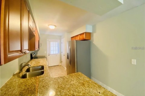 Villa ou maison à louer à Auburndale, Floride: 2 chambres, 95.22 m2 № 2385654 - photo 4