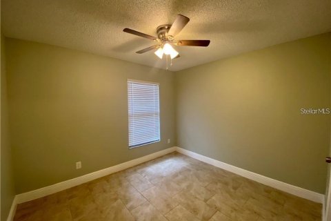 Villa ou maison à louer à Auburndale, Floride: 2 chambres, 95.22 m2 № 2385654 - photo 7
