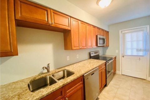 Villa ou maison à louer à Auburndale, Floride: 2 chambres, 95.22 m2 № 2385654 - photo 2
