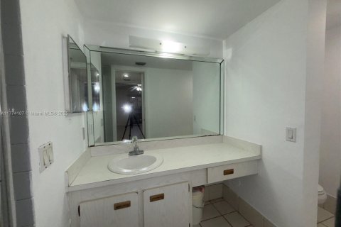 Copropriété à vendre à Miami, Floride: 2 chambres, 93.18 m2 № 1692827 - photo 24