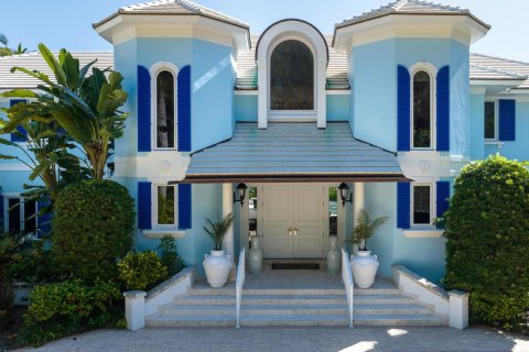 House in Gulf Stream, Florida 6 bedrooms, 826.64 sq.m. № 2397829 - photo 2